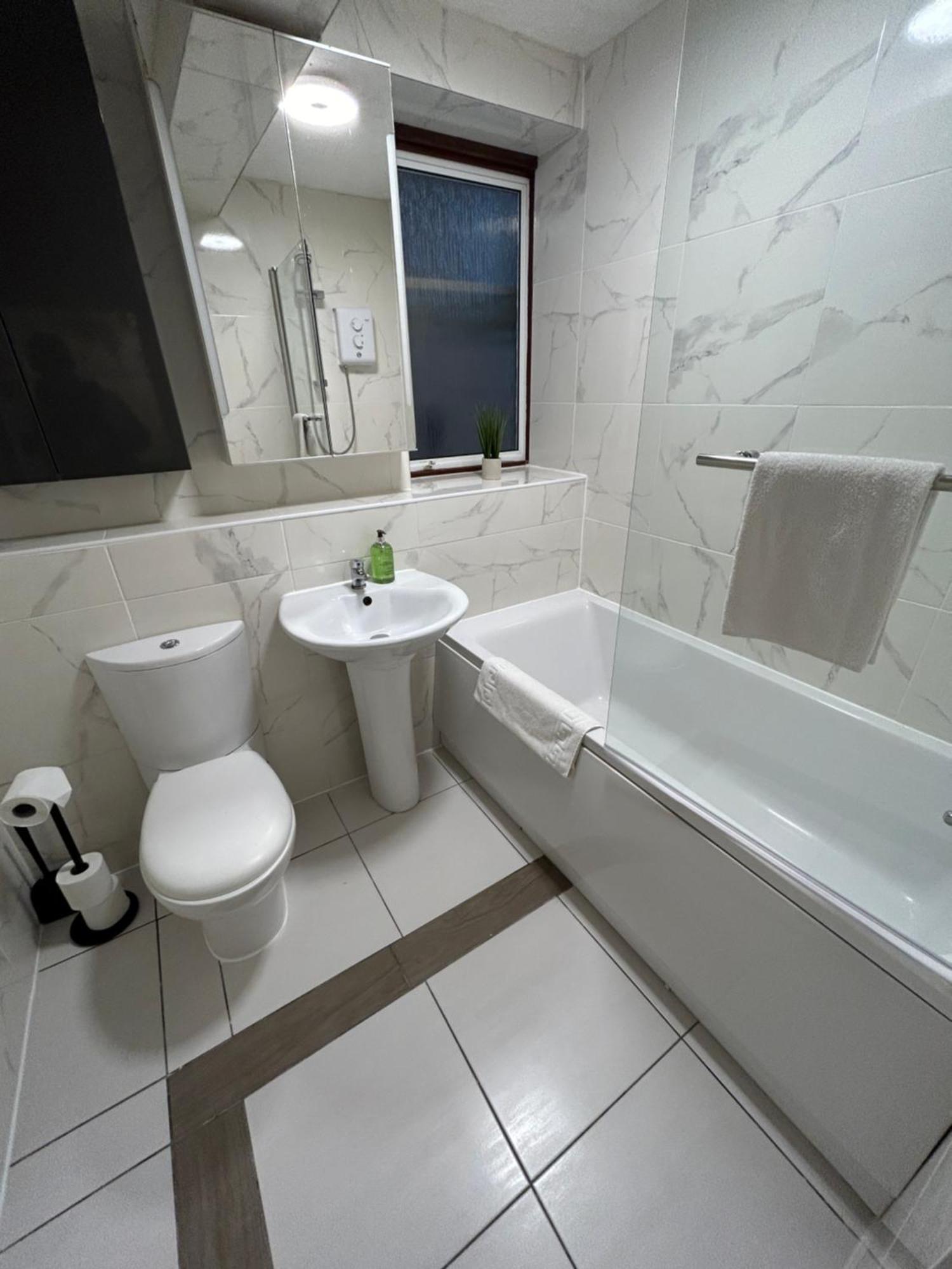 Spacious 3 Bedroom Apartment Close To Marina, 2 Parking Spaces, Kingsize Or Single Beds Саутгемптон Экстерьер фото